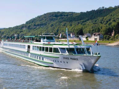 douce-france_bow_orientation-right_river_2286